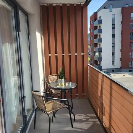 C&l Apartment *
